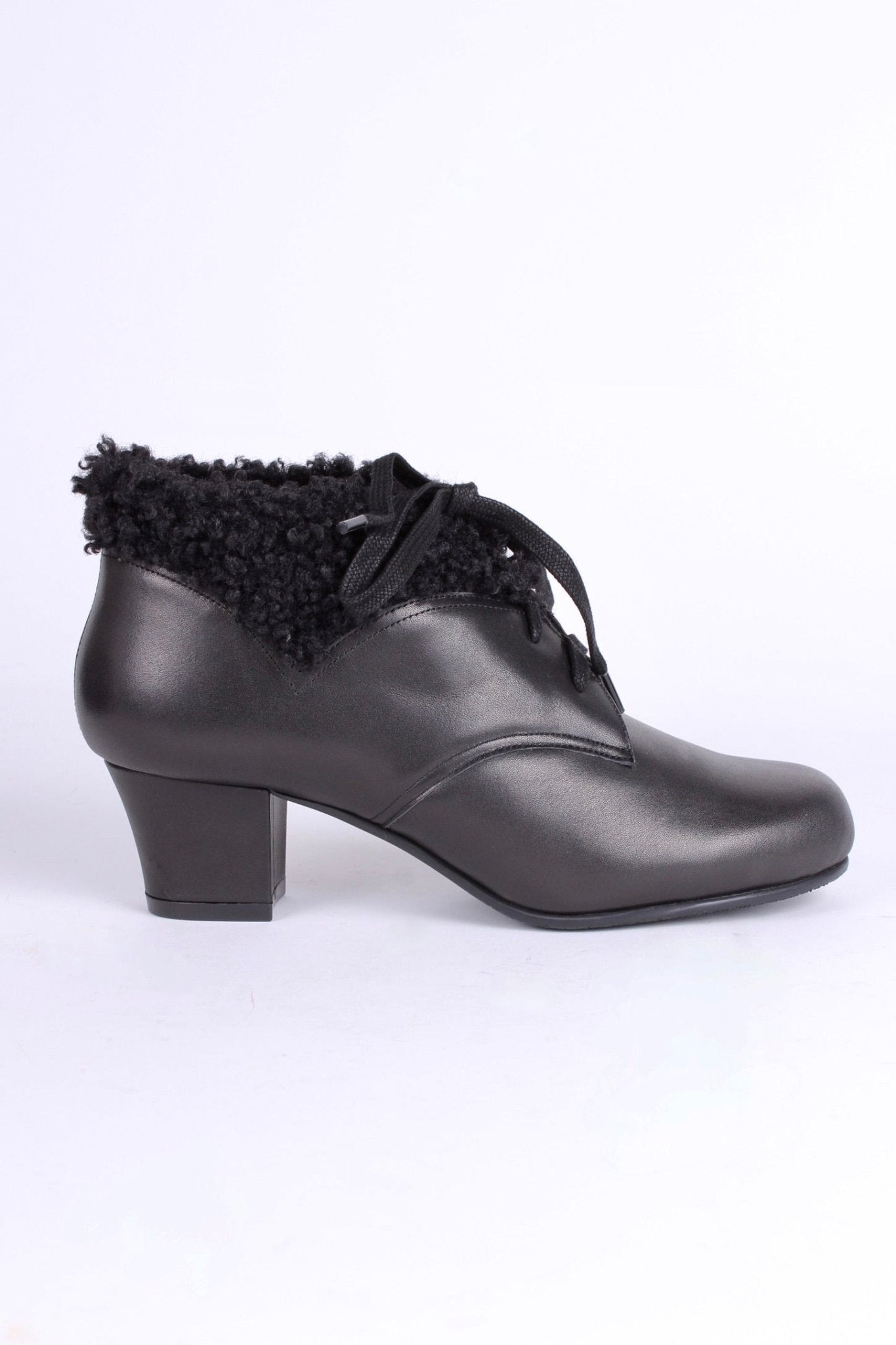 Soft 1940s /1950s booties with wool shearling - Black - Karin