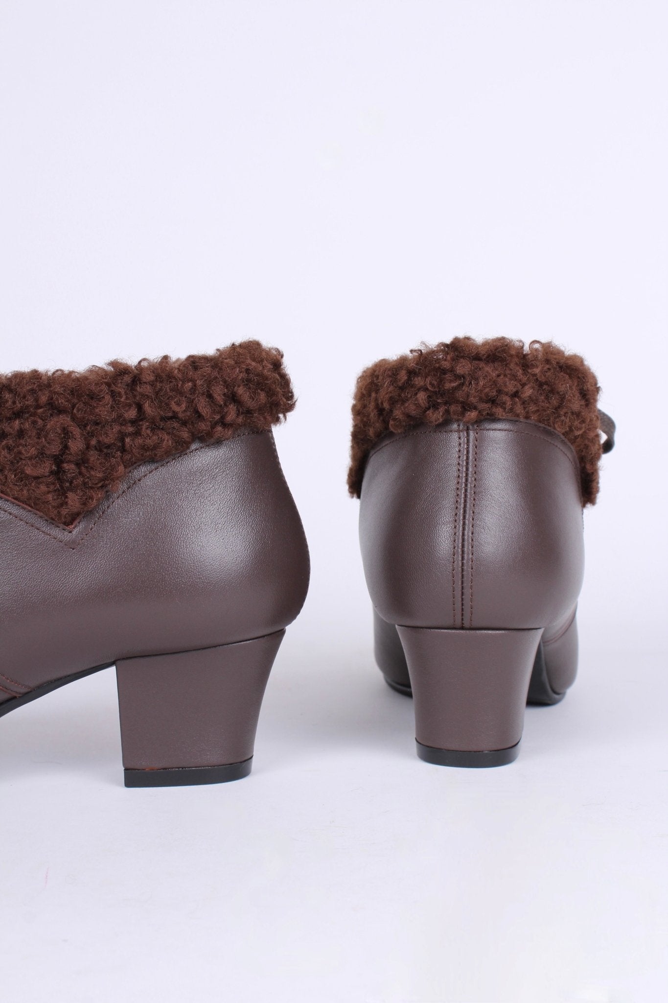 Soft 1940s /1950s booties with wool shearling - Dark Brown - Karin